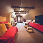 Padláskincsek Apartman *